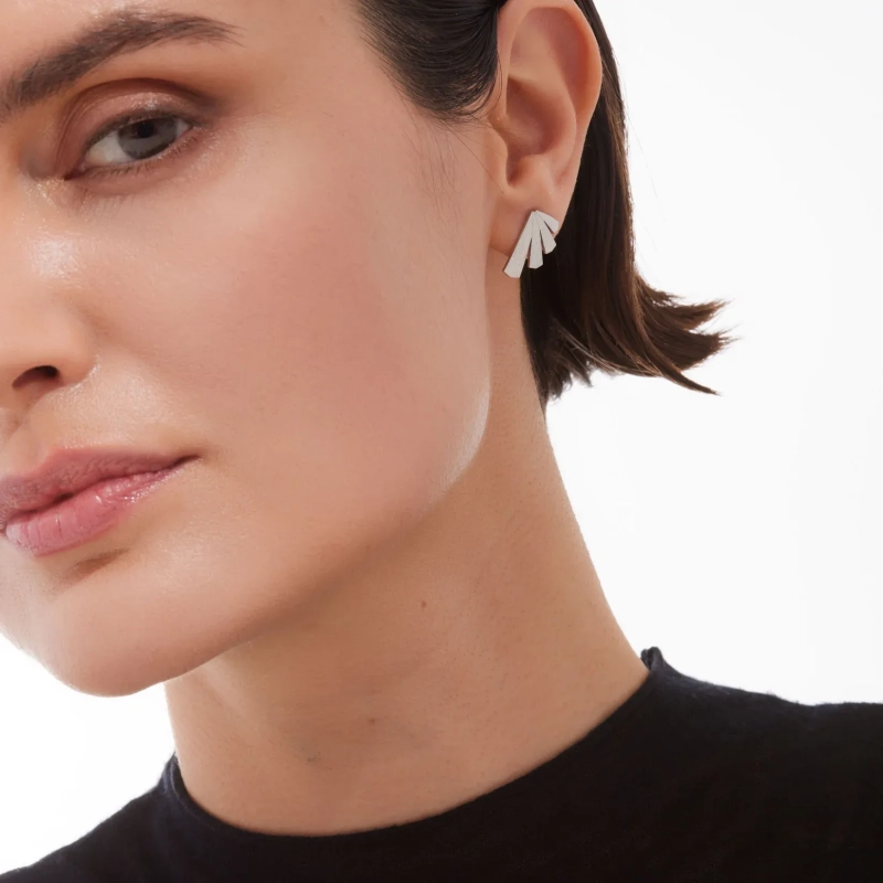 Victoria Cruz Orecchini corti piccolo ventaglio in argento | Agold