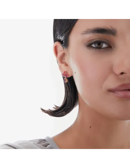 Victoria Cruz Orecchini corti in argento con fiori di cristallo | Agold